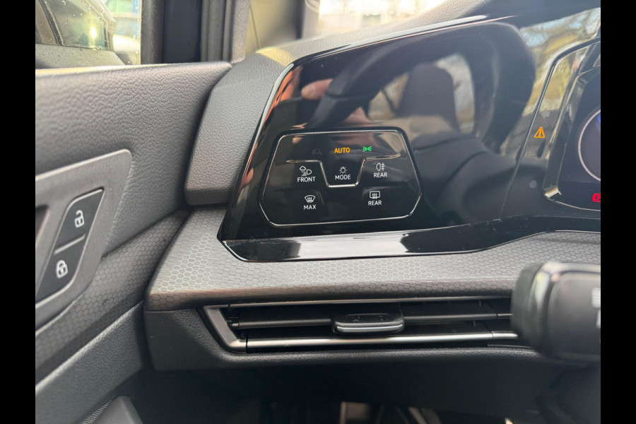 Volkswagen Golf 1.4 eHybrid GTE Panorama Led Stoelver. Stuurverw.