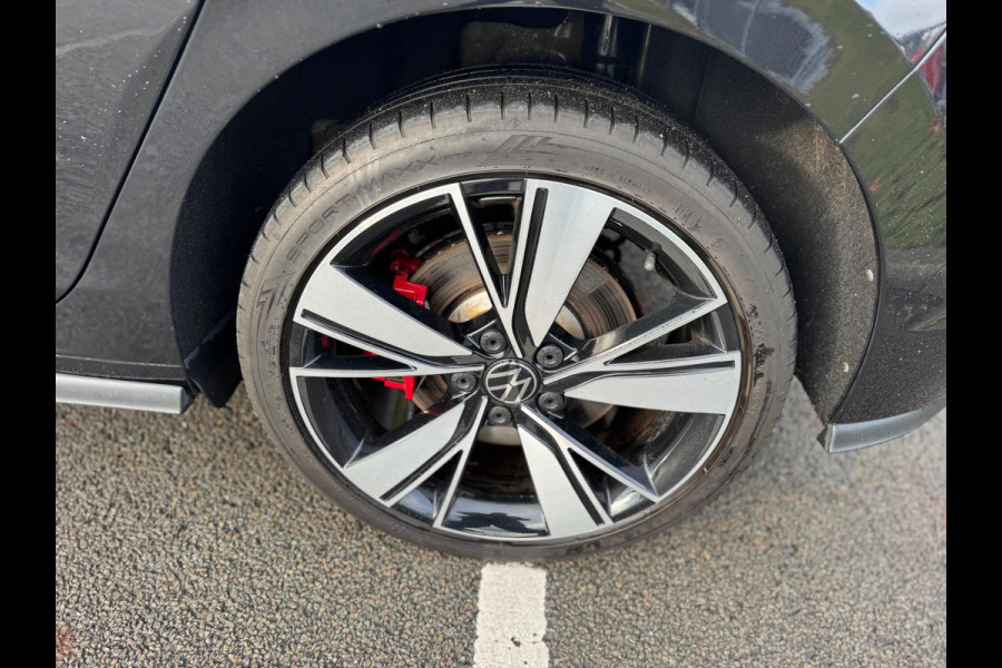 Volkswagen Golf 1.4 eHybrid GTE Panorama Led Stoelver. Stuurverw.