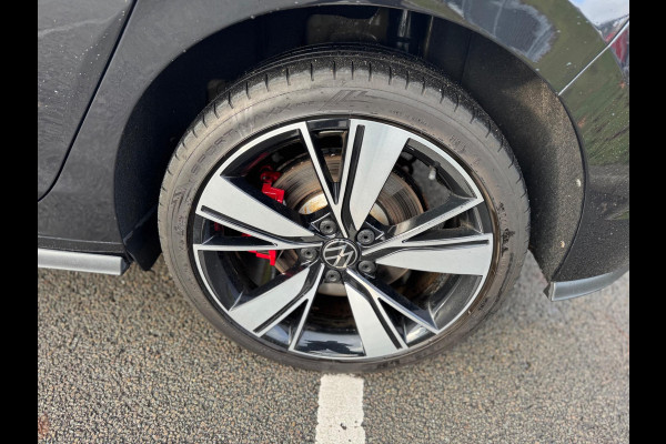 Volkswagen Golf 1.4 eHybrid GTE Panorama Led Stoelver. Stuurverw.