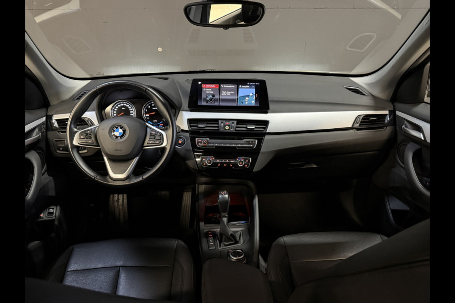 BMW X1 xDrive25e | NL auto | Leder | Carplay | Head-Up | Stoelverwarming | Full LED | Dealer onderhouden
