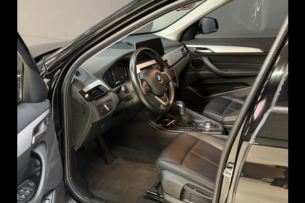 BMW X1 xDrive25e | NL auto | Leder | Carplay | Head-Up | Stoelverwarming | Full LED | Dealer onderhouden