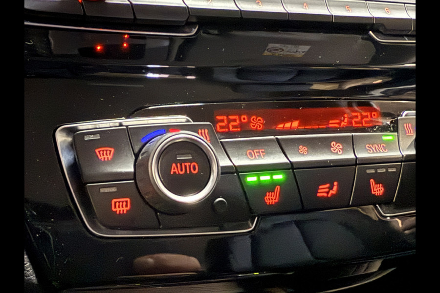 BMW X1 xDrive25e | NL auto | Leder | Carplay | Head-Up | Stoelverwarming | Full LED | Dealer onderhouden