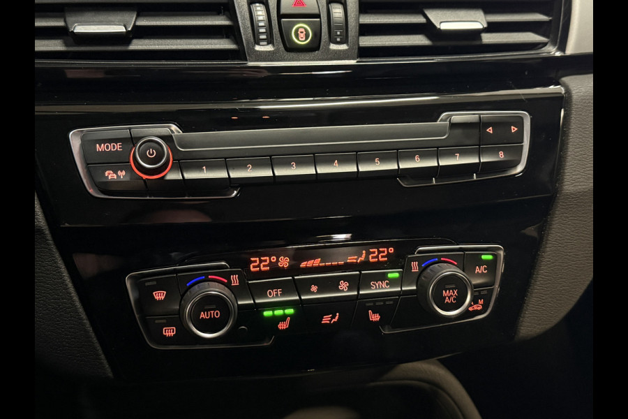 BMW X1 xDrive25e | NL auto | Leder | Carplay | Head-Up | Stoelverwarming | Full LED | Dealer onderhouden