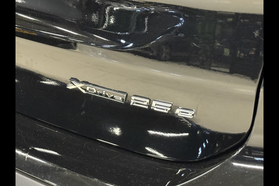 BMW X1 xDrive25e | NL auto | Leder | Carplay | Head-Up | Stoelverwarming | Full LED | Dealer onderhouden