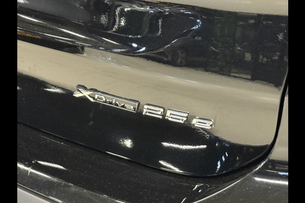 BMW X1 xDrive25e | NL auto | Leder | Carplay | Head-Up | Stoelverwarming | Full LED | Dealer onderhouden