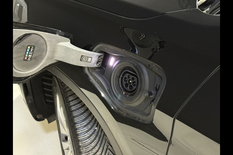 BMW X1 xDrive25e | NL auto | Leder | Carplay | Head-Up | Stoelverwarming | Full LED | Dealer onderhouden