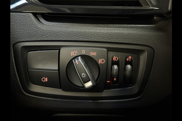 BMW X1 xDrive25e | NL auto | Leder | Carplay | Head-Up | Stoelverwarming | Full LED | Dealer onderhouden