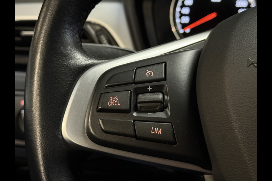 BMW X1 xDrive25e | NL auto | Leder | Carplay | Head-Up | Stoelverwarming | Full LED | Dealer onderhouden