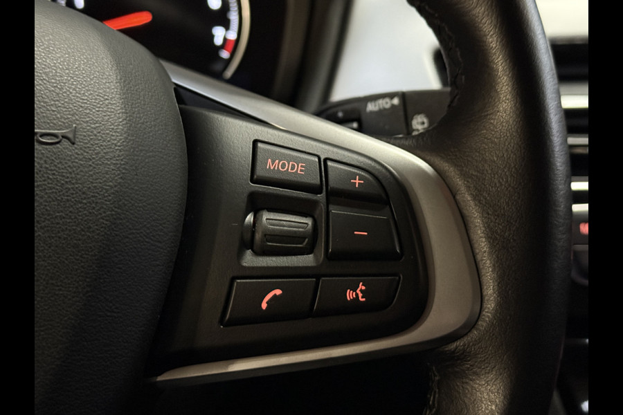 BMW X1 xDrive25e | NL auto | Leder | Carplay | Head-Up | Stoelverwarming | Full LED | Dealer onderhouden