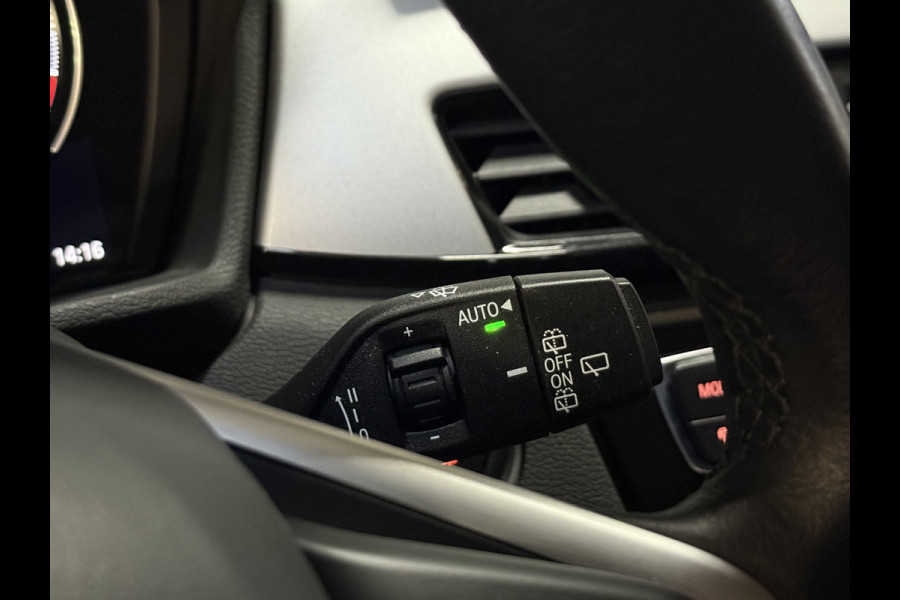 BMW X1 xDrive25e | NL auto | Leder | Carplay | Head-Up | Stoelverwarming | Full LED | Dealer onderhouden