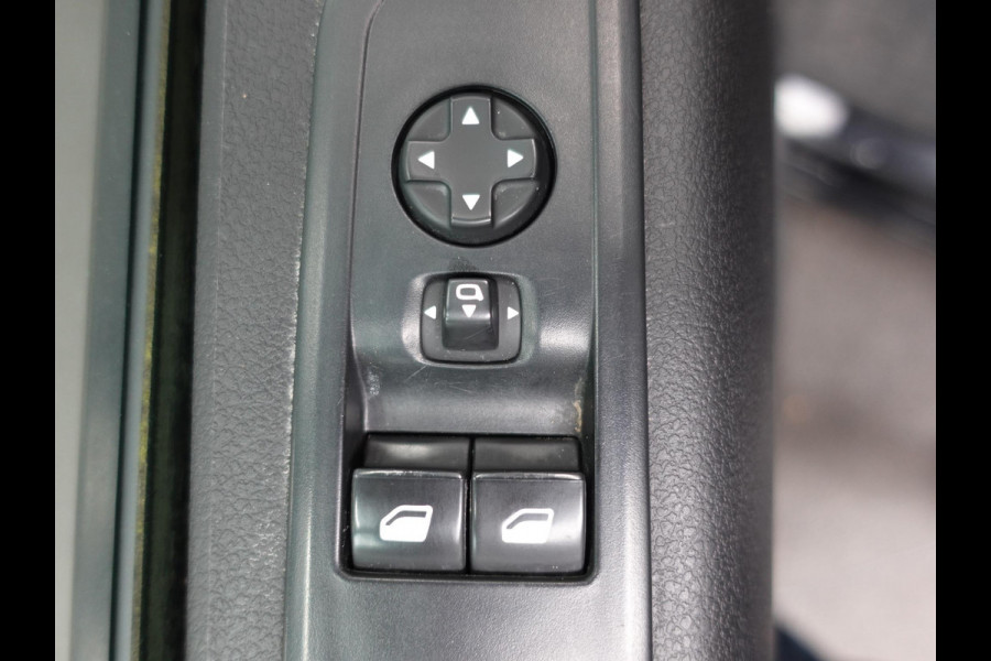 Opel Vivaro 145pk Automaat Dubbele cabine L3H1 Edition Navigatie Cruise Trekhaak Airco