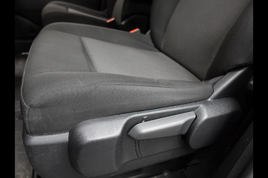 Opel Vivaro 145pk Automaat Dubbele cabine L3H1 Edition Navigatie Cruise Trekhaak Airco