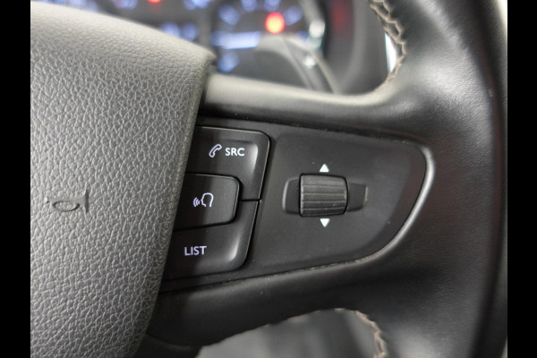 Opel Vivaro 145pk Automaat Dubbele cabine L3H1 Edition Navigatie Cruise Trekhaak Airco