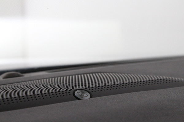 Ford Kuga 2.5 PHEV ST-Line X 225pk > Winterpakket/Trekhaak/all season/Frozen White/Plug-in hybride