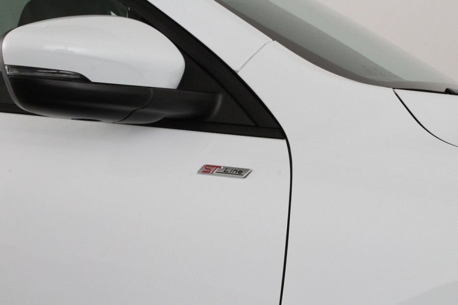 Ford Kuga 2.5 PHEV ST-Line X 225pk > Winterpakket/Trekhaak/all season/Frozen White/Plug-in hybride