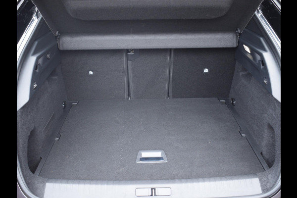 Peugeot E-3008 GT Avantage 210 73 kWh | 20" LICHTMETALEN VELGEN | LED VERLICHTING | PARKEERSENSOREN MET CAMERA | ELECTRISCHE ACHTERKLEP |