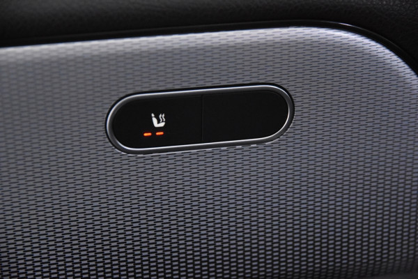 Mercedes-Benz B-Klasse 180 *Widescreen*Navigatie*Panoramadak*Stoelverwarming*