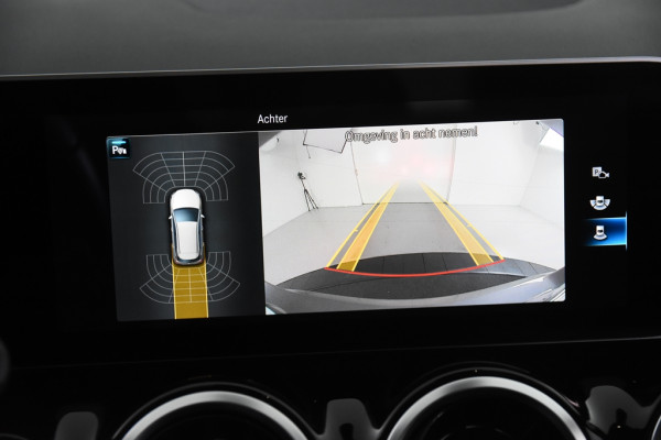 Mercedes-Benz B-Klasse 180 *Widescreen*Navigatie*Panoramadak*Stoelverwarming*