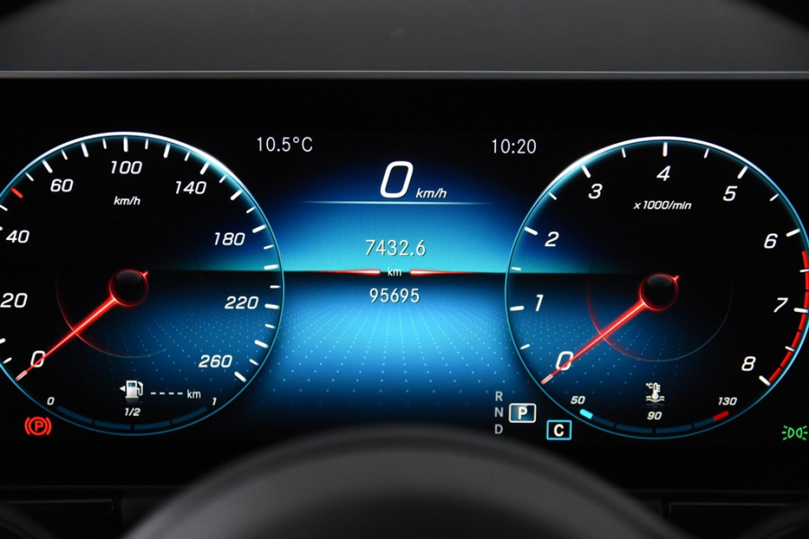 Mercedes-Benz B-Klasse 180 *Widescreen*Navigatie*Panoramadak*Stoelverwarming*