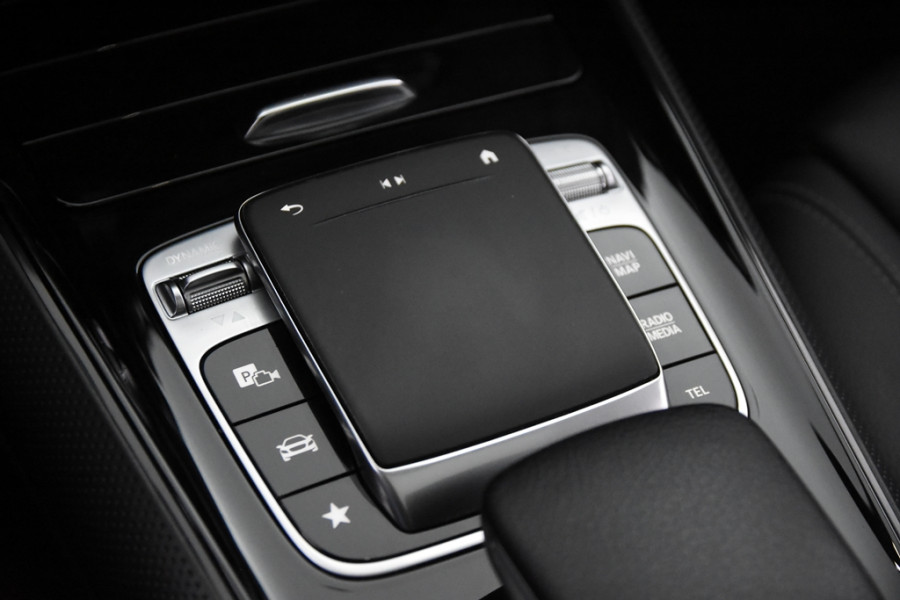 Mercedes-Benz B-Klasse 180 *Widescreen*Navigatie*Panoramadak*Stoelverwarming*