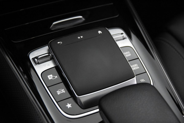 Mercedes-Benz B-Klasse 180 *Widescreen*Navigatie*Panoramadak*Stoelverwarming*