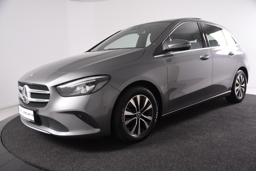 Mercedes-Benz B-Klasse 180 *Widescreen*Navigatie*Panoramadak*Stoelverwarming*