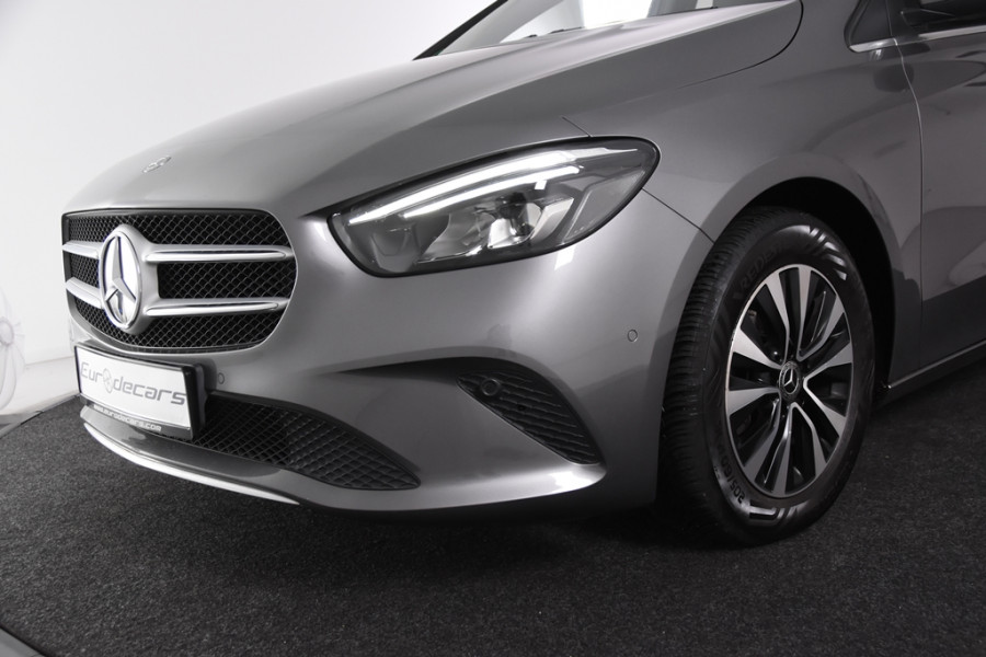 Mercedes-Benz B-Klasse 180 *Widescreen*Navigatie*Panoramadak*Stoelverwarming*