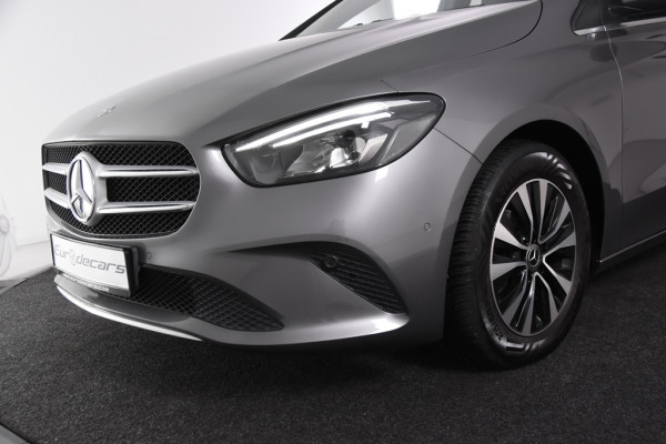 Mercedes-Benz B-Klasse 180 *Widescreen*Navigatie*Panoramadak*Stoelverwarming*