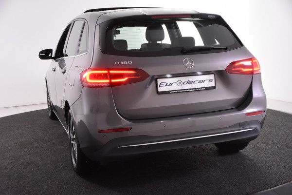 Mercedes-Benz B-Klasse 180 *Widescreen*Navigatie*Panoramadak*Stoelverwarming*