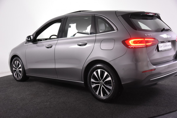 Mercedes-Benz B-Klasse 180 *Widescreen*Navigatie*Panoramadak*Stoelverwarming*