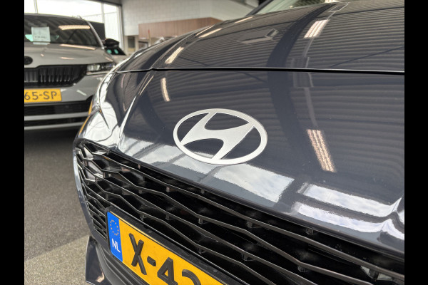 Hyundai i10 1.0 Automaat Comfort 5-zits CARPLAY/CRUISE/DAB/PRIVACYGLASS