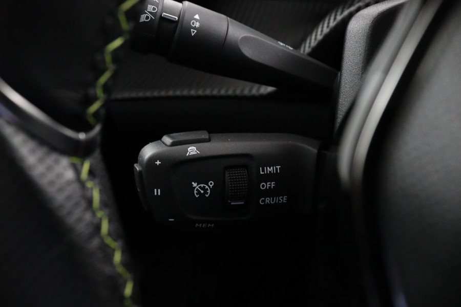 Peugeot 208 1.2 PureTech GT-Line*ACC*PANO*CARPLAY*ECC*CAM*LED*