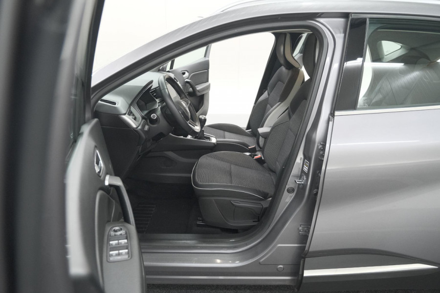 Renault Captur TCe 130 Intens | Trekhaak | Navigatie | Carplay | 18 Inch