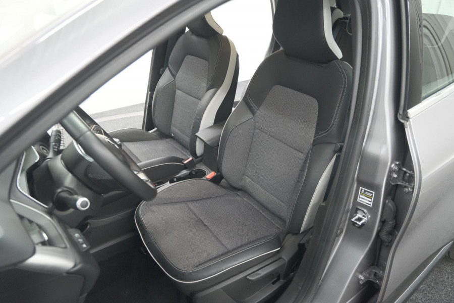 Renault Captur TCe 130 Intens | Trekhaak | Navigatie | Carplay | 18 Inch