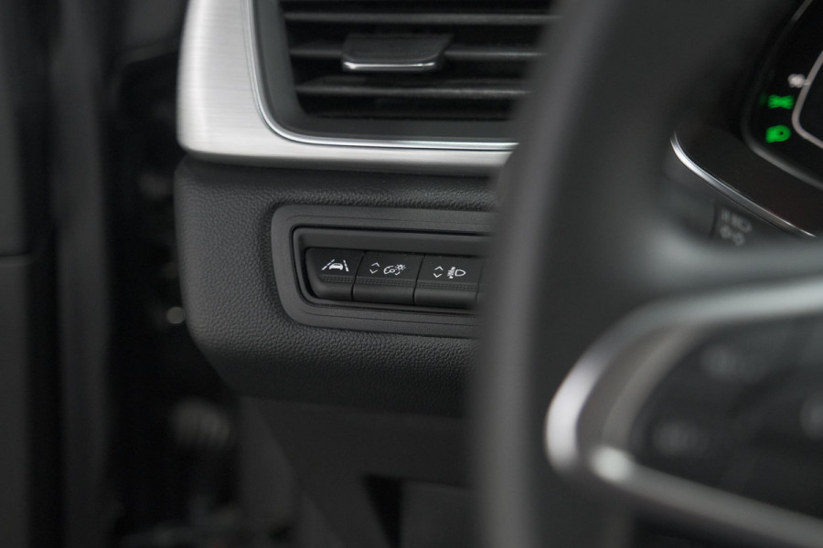 Renault Captur TCe 130 Intens | Trekhaak | Navigatie | Carplay | 18 Inch