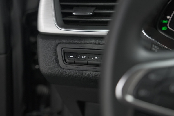 Renault Captur TCe 130 Intens | Trekhaak | Navigatie | Carplay | 18 Inch