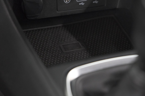 Renault Captur TCe 130 Intens | Trekhaak | Navigatie | Carplay | 18 Inch