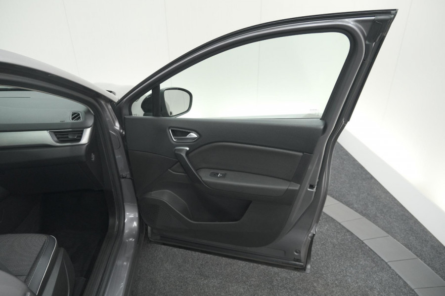 Renault Captur TCe 130 Intens | Trekhaak | Navigatie | Carplay | 18 Inch