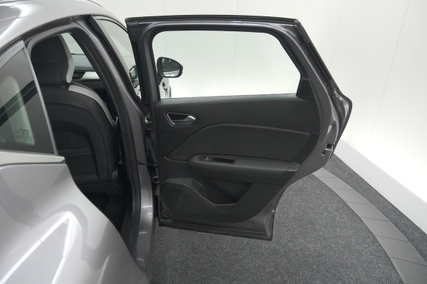 Renault Captur TCe 130 Intens | Trekhaak | Navigatie | Carplay | 18 Inch