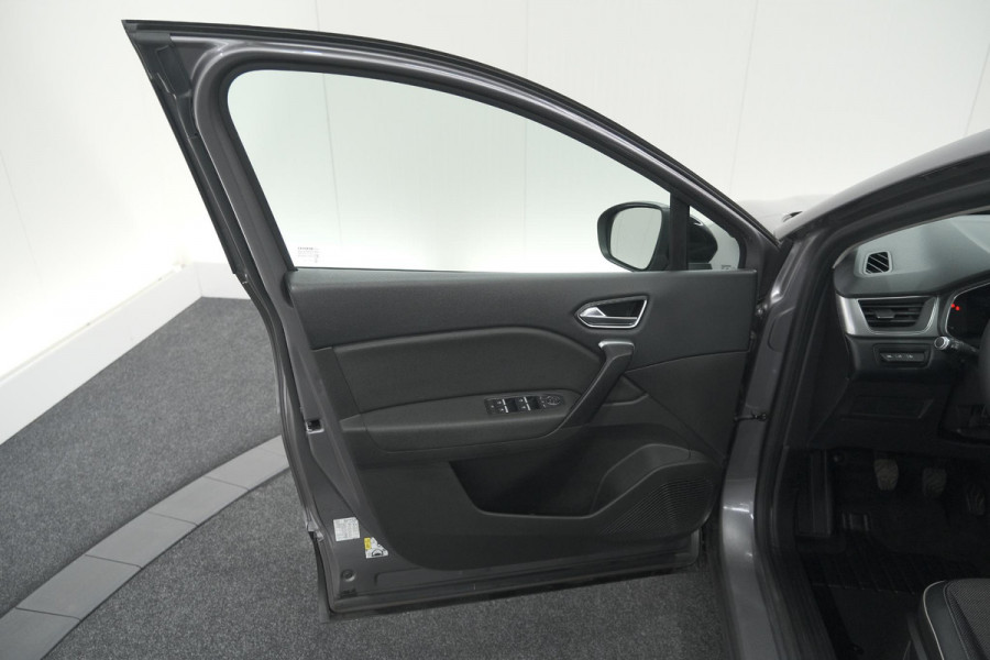 Renault Captur TCe 130 Intens | Trekhaak | Navigatie | Carplay | 18 Inch