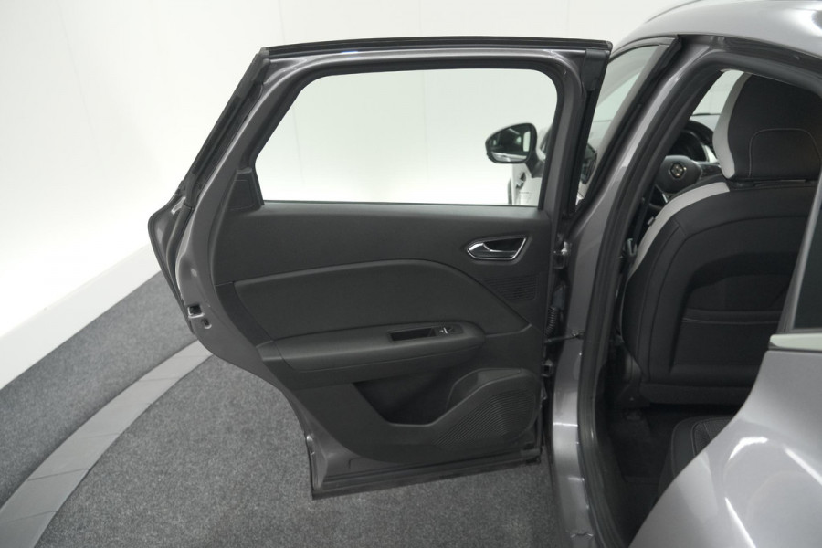 Renault Captur TCe 130 Intens | Trekhaak | Navigatie | Carplay | 18 Inch