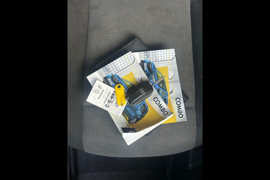 Opel Combo Airco/nav//102pk/euro/6