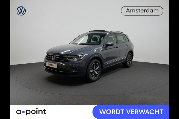 Volkswagen Tiguan 1.4 TSI eHybrid Life/Active 245 pk Automaat (DSG) | Navigatie | Panoramadak | Parkeersensoren (Park assist) | Rondomzicht camera | Stoelverwarming v/a |