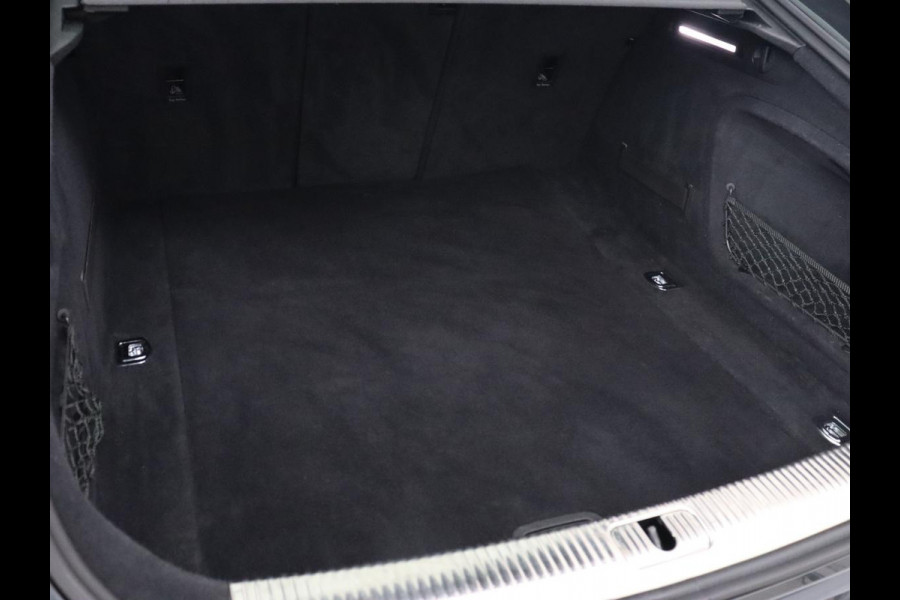 Audi A5 40 TFSI Sport S-Line edition | Carplay | Sportstoelen | Full LED | Half leder | Navigatie | Parkeerhulp | Cruise control | Bluetooth | Climate control | Sportstuur