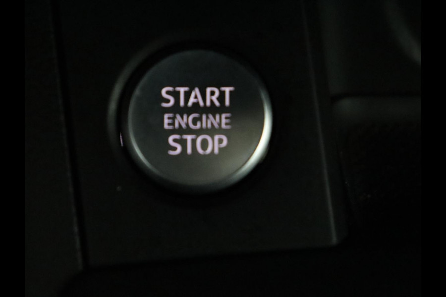 Audi A5 40 TFSI Sport S-Line edition | Carplay | Sportstoelen | Full LED | Half leder | Navigatie | Parkeerhulp | Cruise control | Bluetooth | Climate control | Sportstuur