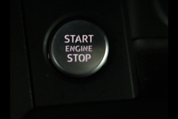 Audi A5 40 TFSI Sport S-Line edition | Carplay | Sportstoelen | Full LED | Half leder | Navigatie | Parkeerhulp | Cruise control | Bluetooth | Climate control | Sportstuur