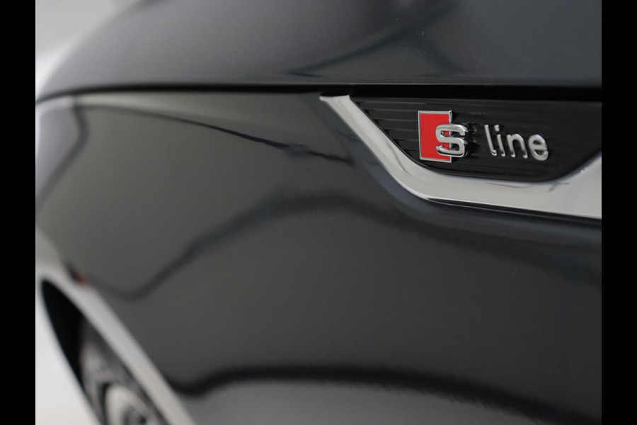 Audi A5 40 TFSI Sport S-Line edition | Carplay | Sportstoelen | Full LED | Half leder | Navigatie | Parkeerhulp | Cruise control | Bluetooth | Climate control | Sportstuur