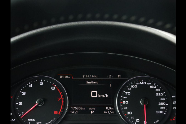 Audi A5 40 TFSI Sport S-Line edition | Carplay | Sportstoelen | Full LED | Half leder | Navigatie | Parkeerhulp | Cruise control | Bluetooth | Climate control | Sportstuur