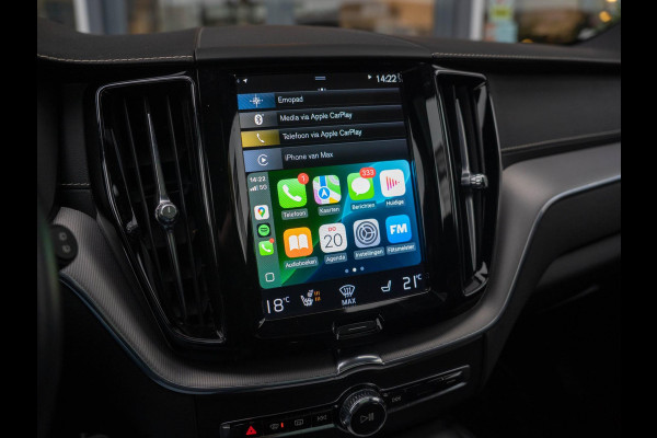 Volvo XC60 2.0 Recharge T6 AWD R-Design / Pano / Memory / Trekhaak / Blis / Camera