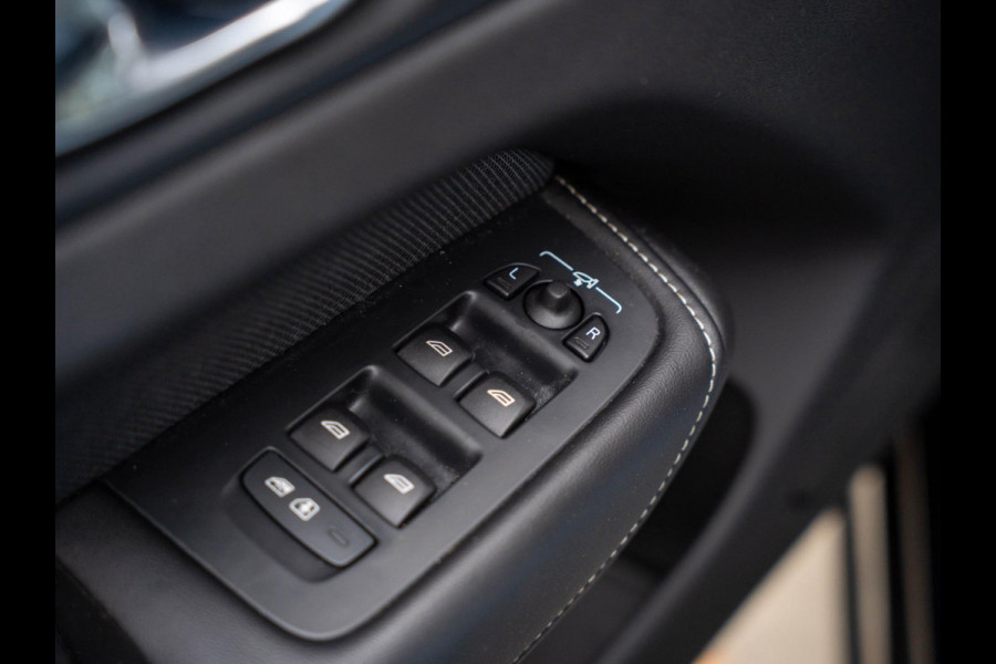 Volvo XC60 2.0 Recharge T6 AWD R-Design / Pano / Memory / Trekhaak / Blis / Camera